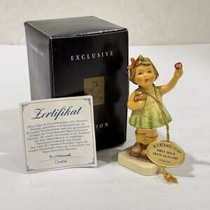 Vintage Goebel Hummel Figurine Spring Cheer #72 Girl Holding Flower T18